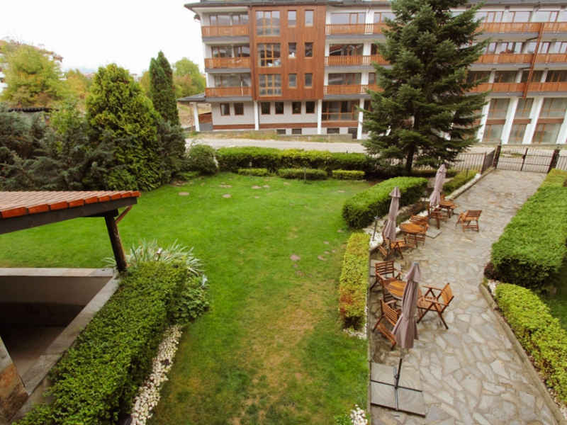 Просторен двустаен апартамент в комплекса Parklands