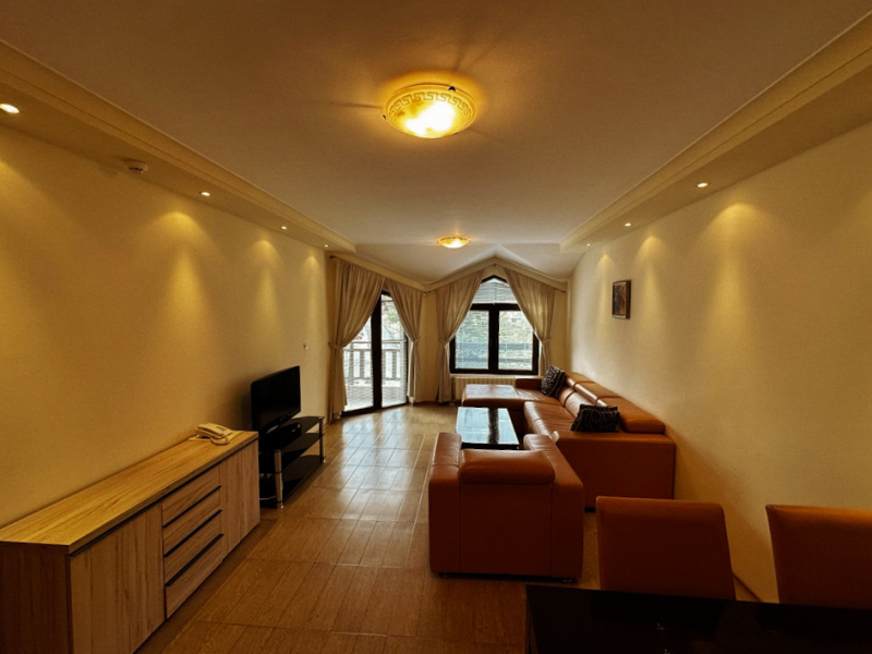 Ексклузивен двустаен апартамент в 4★ комплекс Parklands